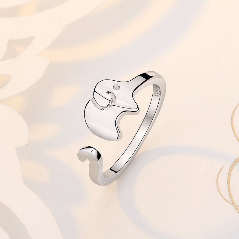 Ladies silver elephant ring