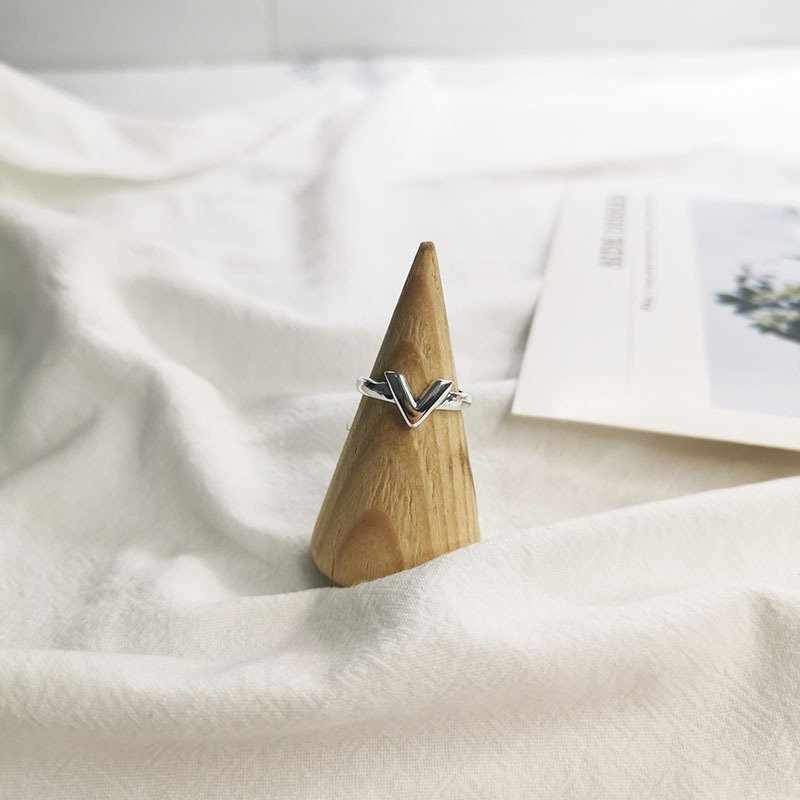 Sterling silver V ring