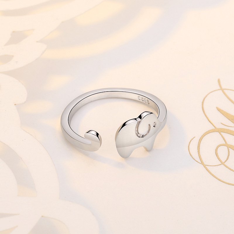 Ladies silver elephant ring
